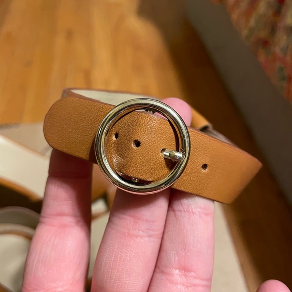 LIKE NEW! Ann Taylor Liya Leather Block Heels - Picture 8 of 8